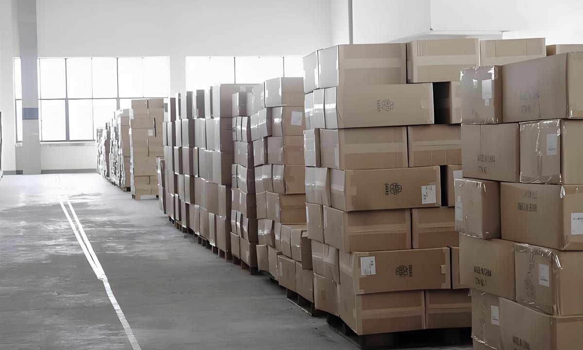 Xianyu購入前の出品情報と倉庫到着品を照合するイメージ