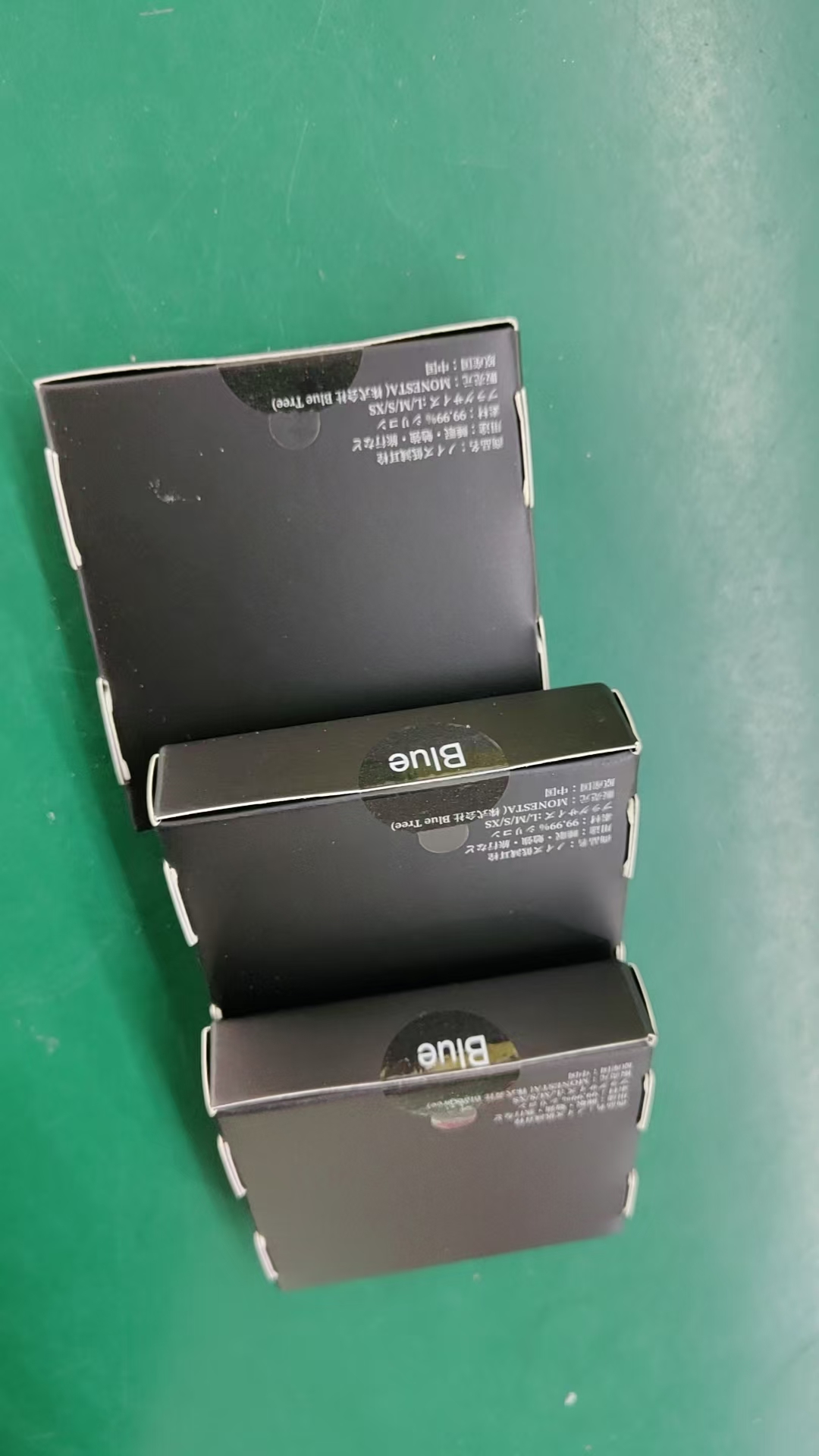 パッケージ・色表示の照合の現場写真